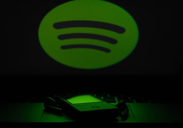 What is Spotify Greenroom and How Does One of the best Clubhouse Alternatives Work?