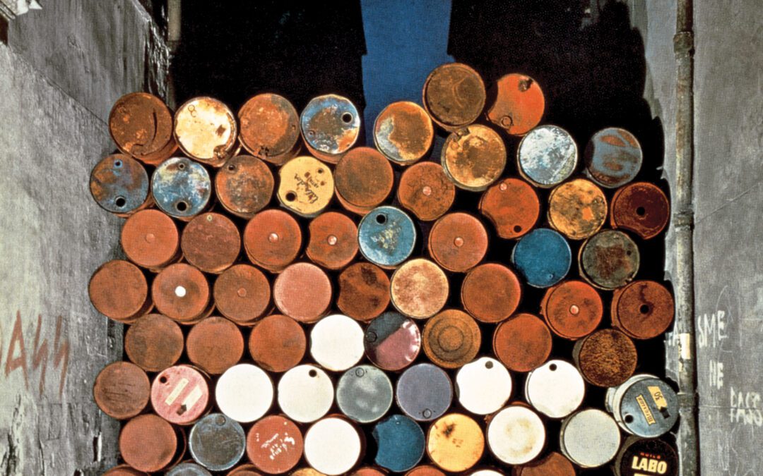Oil barrels, installation, Christo, jean Claude 