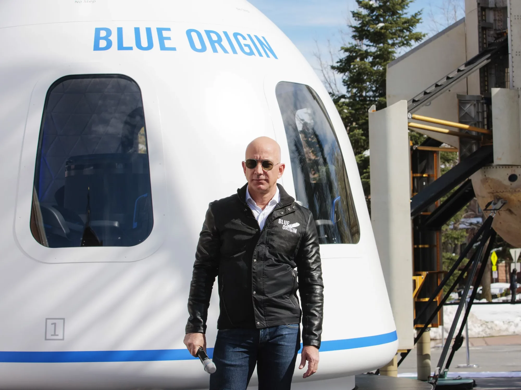 Jeff Bezos Elon Musk blue origin 