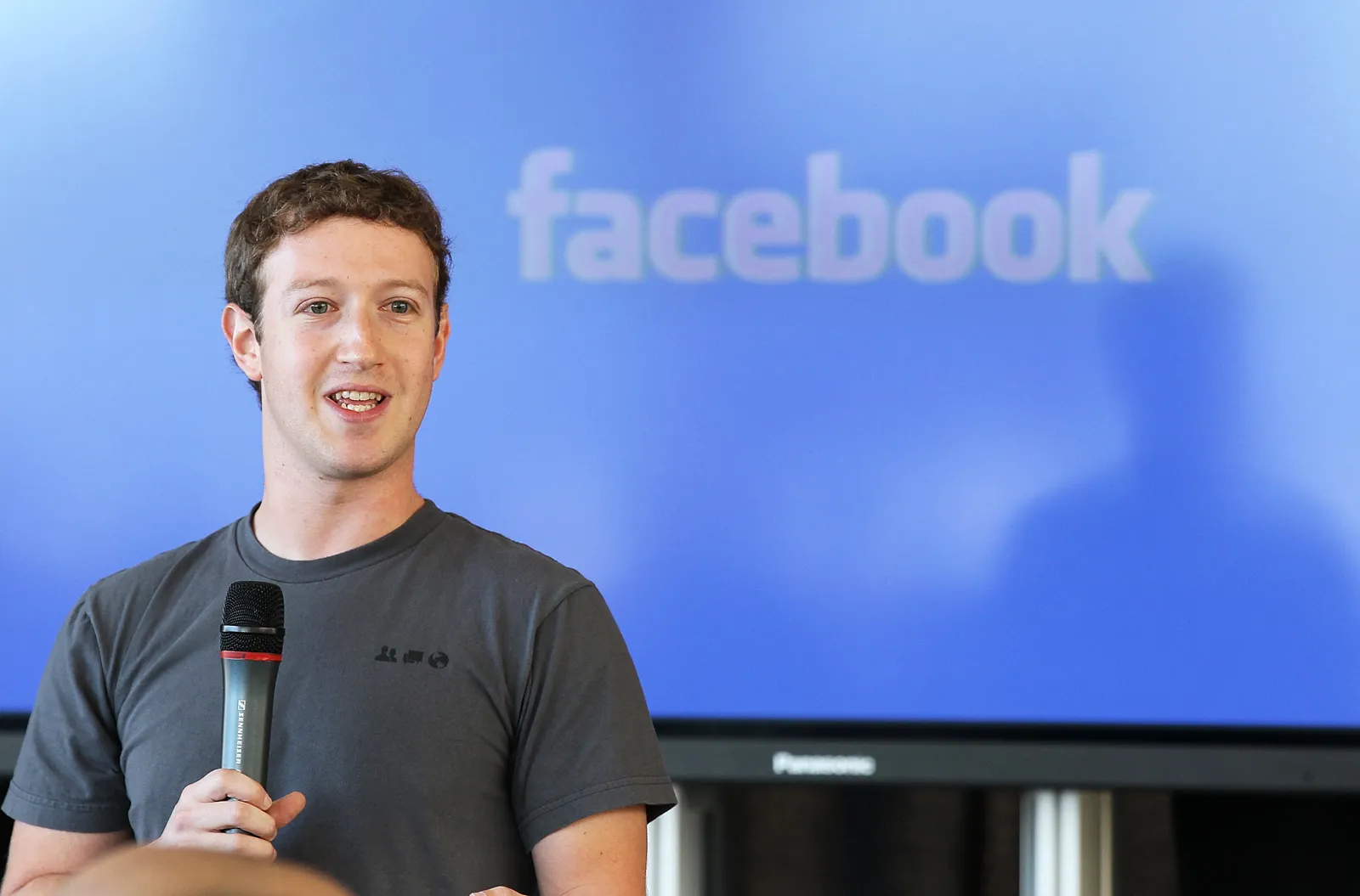 Facebook anniversary social platform social media meta 